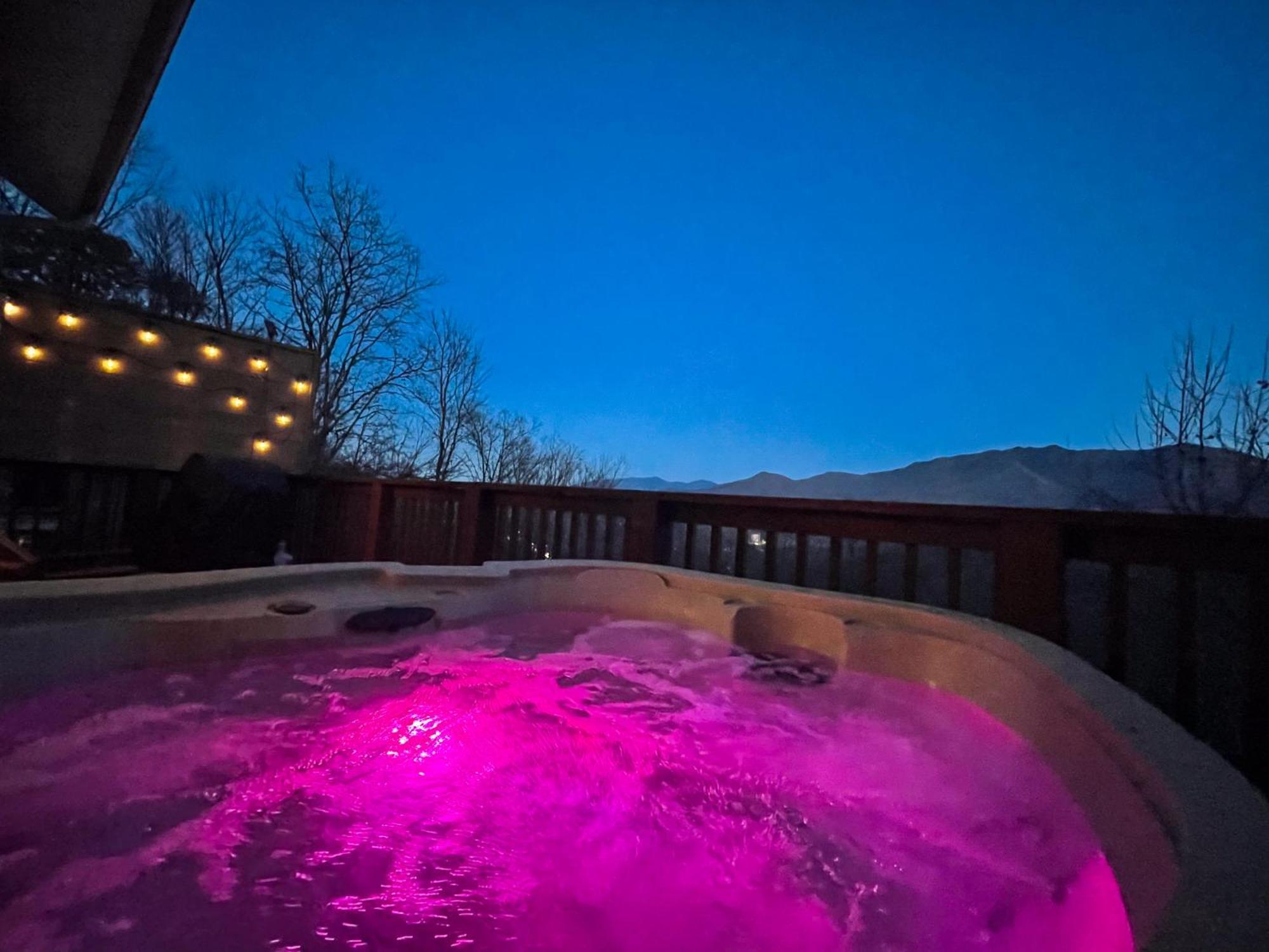 Heavenly View - Bear Themed Cabin, Hottub, Dog-Friendly, Near Gatlinburg Exterior foto